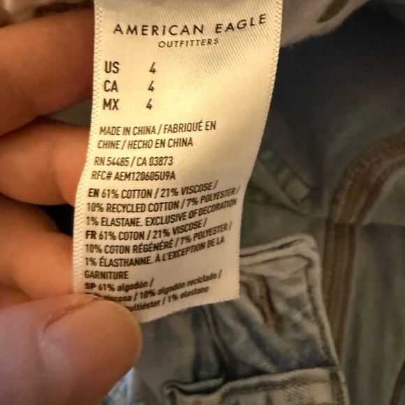 AE Next Level High-Waisted V-Rise Ripped Denim Short Short Sz 4 - Picture 7 of 7